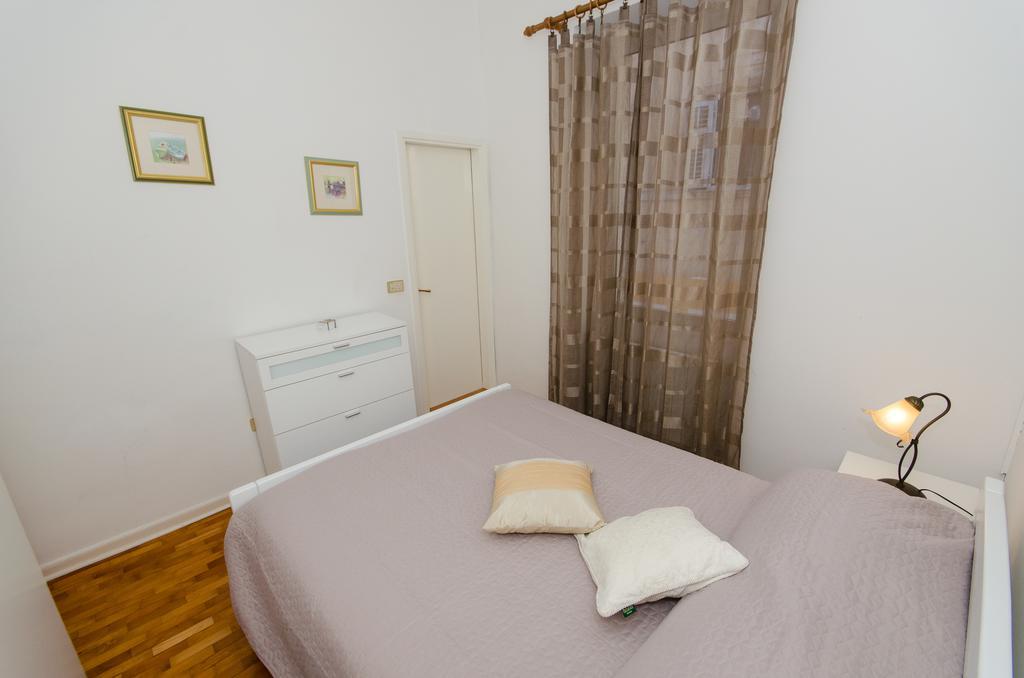 Apartment Noemi Rovinj Exteriör bild